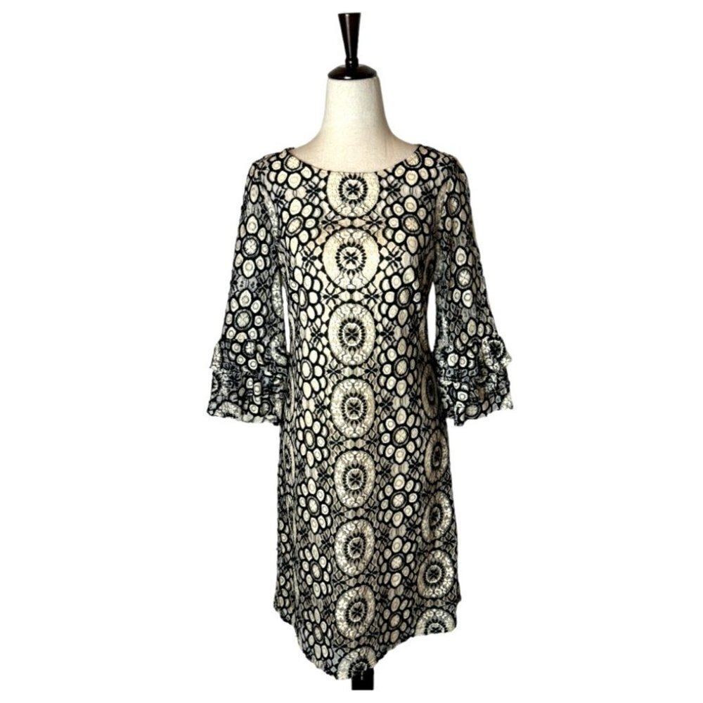 Taylor Black And Ivory Crochet Lace Long Bell‎ Sleeve Fit And Flare Dress Size 4